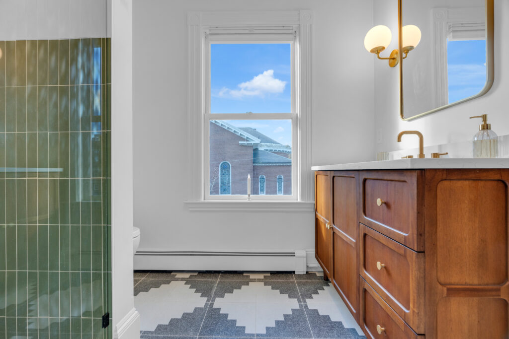 Bathroom FAUCETS & SINKS