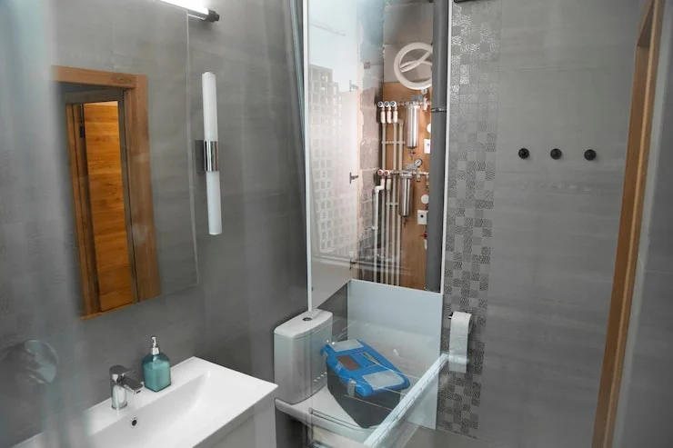 Maximizing Small Bathrooms with Smart Remodeling Ideas